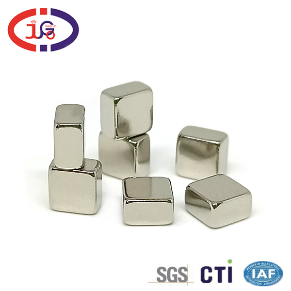 5*5*3小正方形磁铁 方形强磁 强力吸铁石 巨高磁铁厂家现货供应