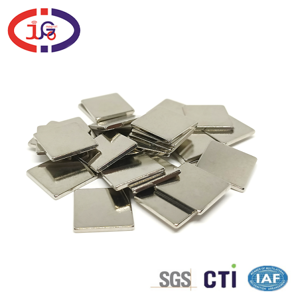 F11*11*3正方形钕磁铁供应 N42强磁片 电子玩具永磁贴 方形磁铁片